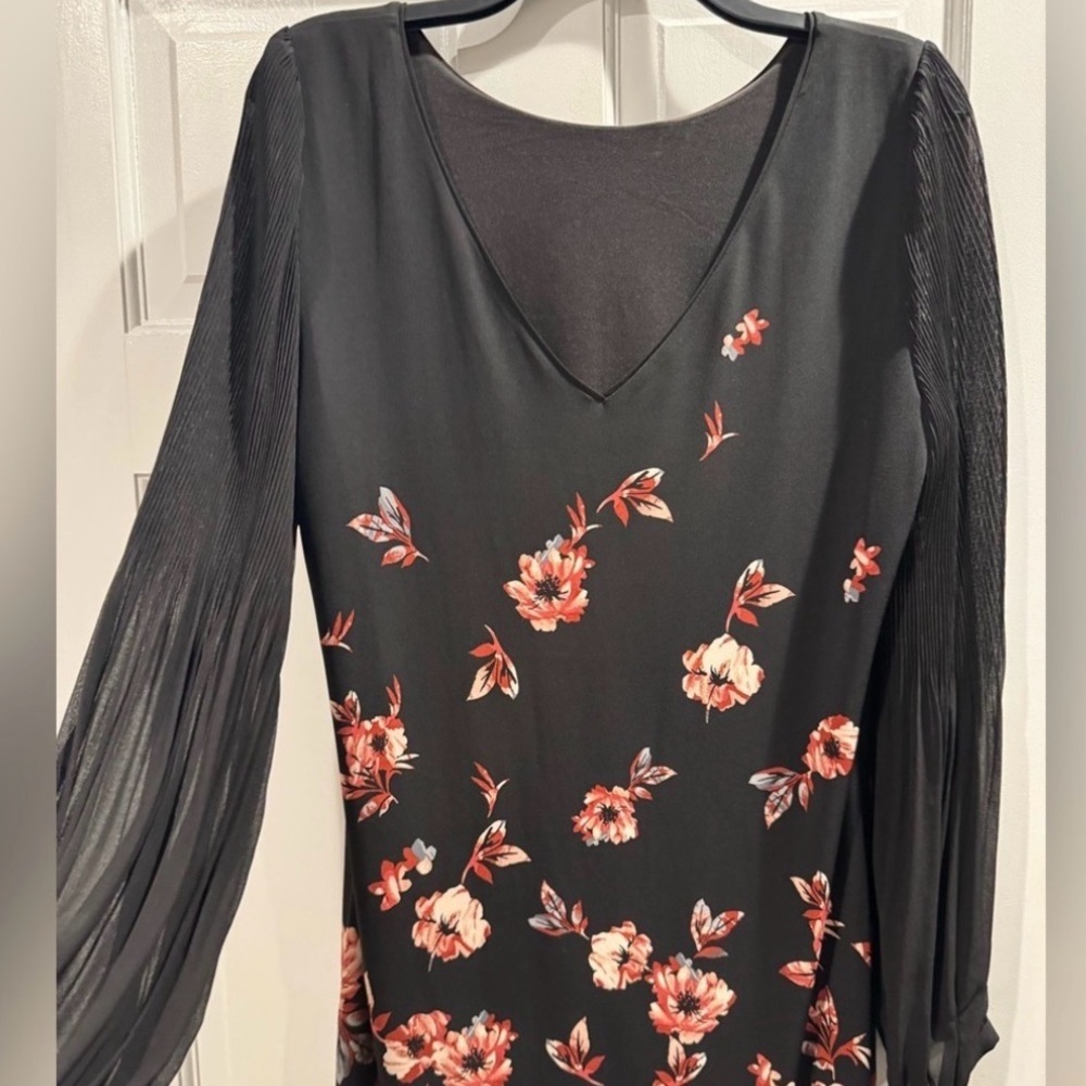Shift Dress White House Black Market Black Pleat Long Sleeves Floral